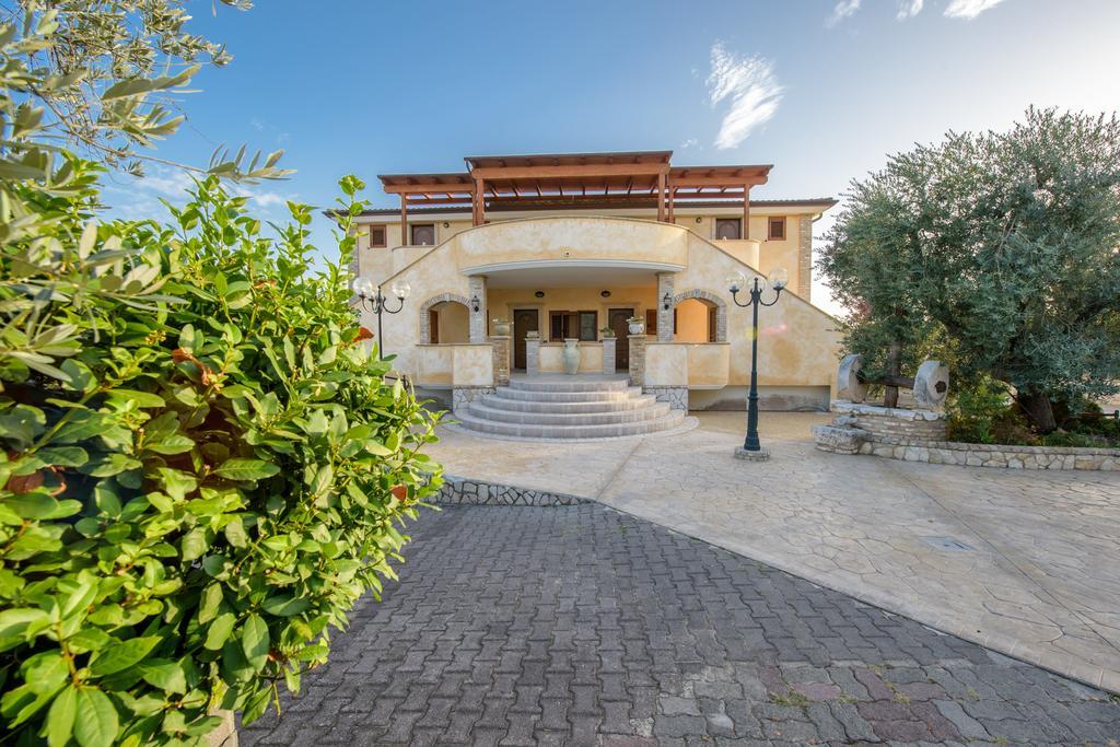 Albergo Il Giardino Foce Varano Exterior foto