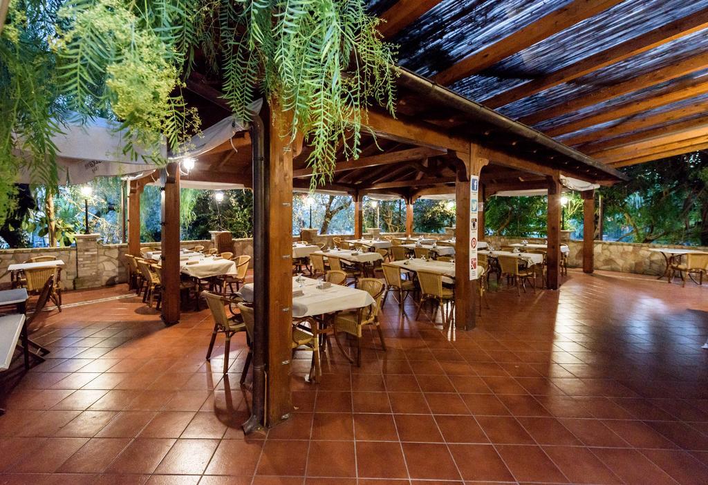 Albergo Il Giardino Foce Varano Exterior foto