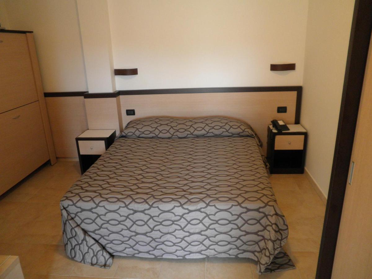 Albergo Il Giardino Foce Varano Zimmer foto